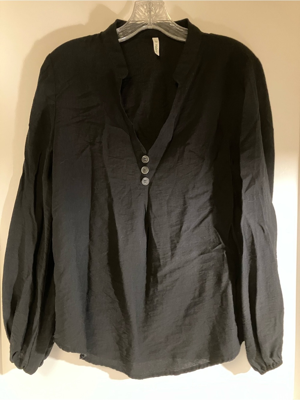 HALARA Black Three-Button Long Sleeve Henley Top